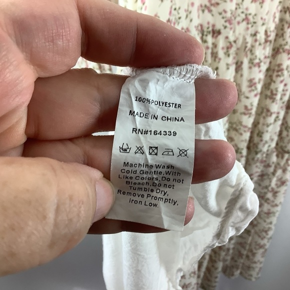 Petal & Pup Long Sleeve Floral V-Neck Maxi Dress - Picture 4 of 6